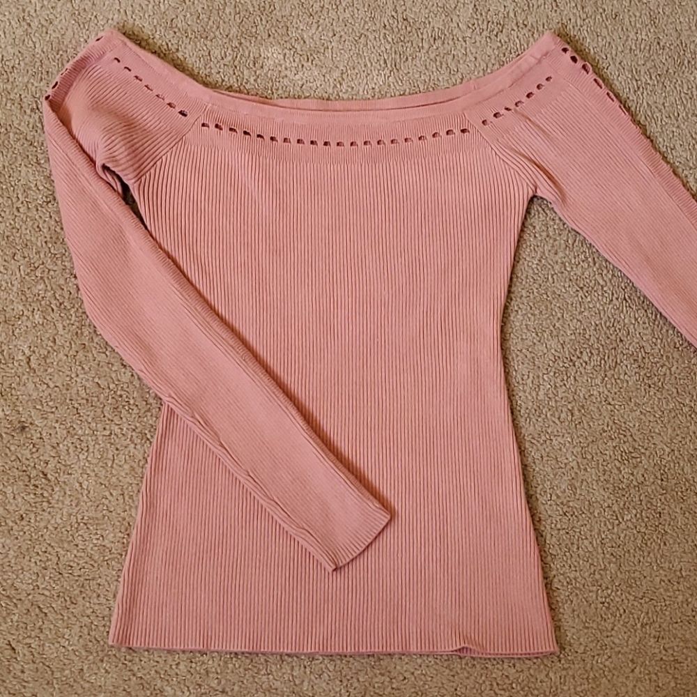 GUESS off shoulder top